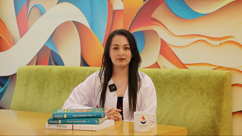 Nisa Kaya/Fizyoterapi ve Rehabilitasyon Bölümü Öğrencisi
